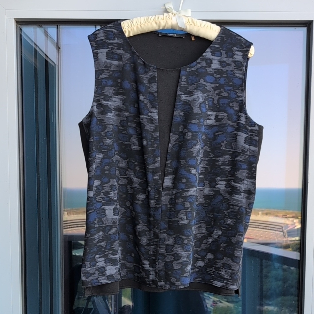 Tahari Black and Blue Patterned Blouse
